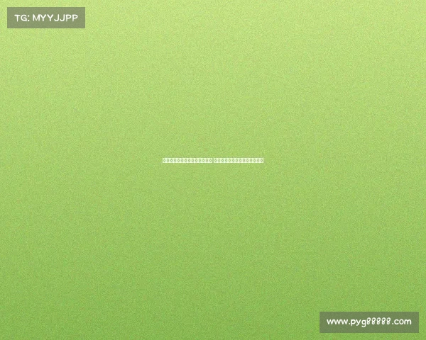 赫伊森在俱乐部门口停留十分钟 为小球迷签名互动引发热烈反响 赫伊森在俱乐部门口停留十分钟 为小球迷签名互动引发热烈反响